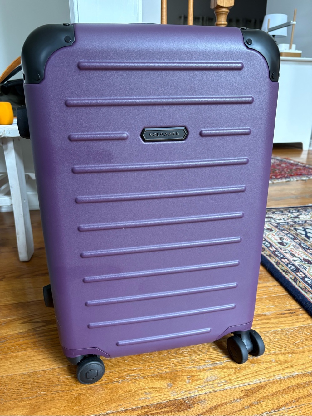 Solgaard The Closet Hard Shell carry-on